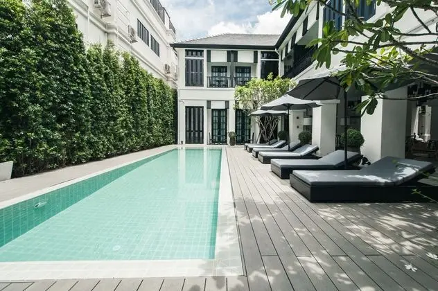 99 THE HERITAGE HOTEL