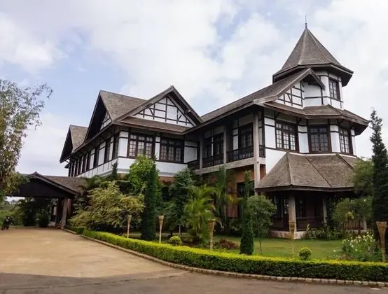 Hotel 99