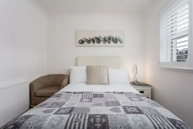9A Millbrae - Donnini Apartments - Oda