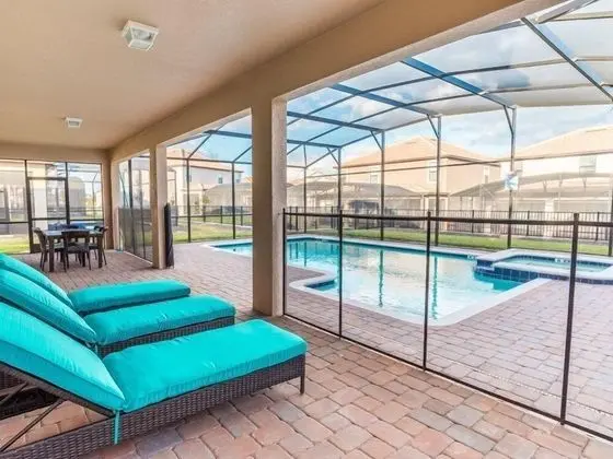 9BR Pool Home in ChampionsGate - Havuz