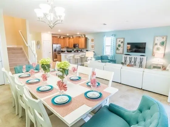 9BR Pool Home in ChampionsGate - Mutfak