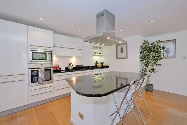 A Bright and Spacious Home Within Easy Reach of Aberdeen City Centre - Mutfak