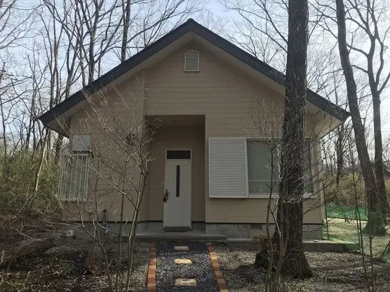 A calm house in the woods