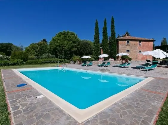 A Charming Agritourism Complex in the Chiana Valley