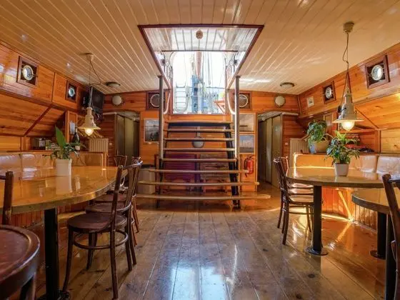 A Clipper Built in 1911 in Woubrugge - Lobi