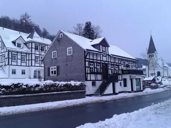 A Comfortable, Large House With Wifi in Hochsauerland, Suitable for 14 Persons