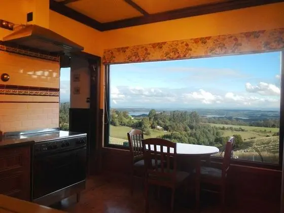 A Cottage with a View at Tudor Ridge - Öne Çıkan Resim