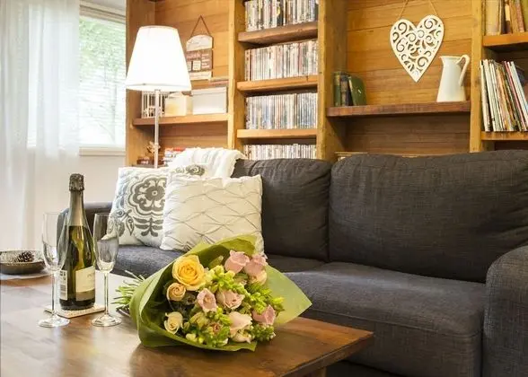 A Cottage in the Forest - İç Mekan