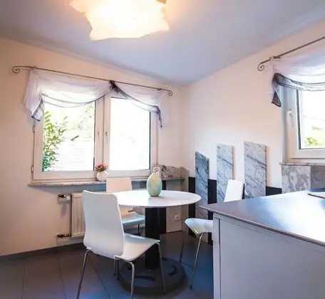 a-domo Apartments Mülheim - Apartments, Lofts & Hostel Rooms - short or longterm - single or grouptravel - Mutfak