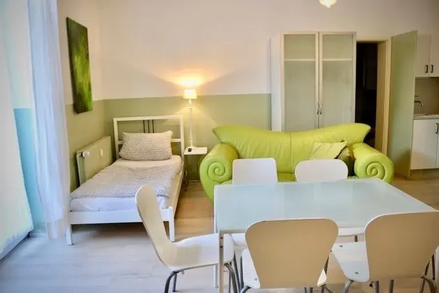 a-domo Apartments Mülheim - Apartments, Lofts & Hostel Rooms - short or longterm - single or grouptravel - Oda