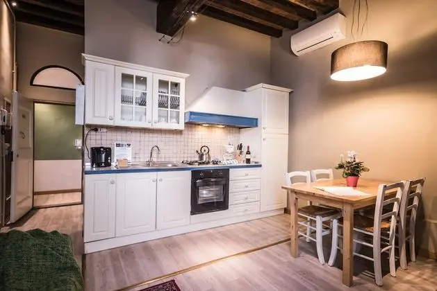 A Few Steps to The Duomo Enchanting 2BD Apt