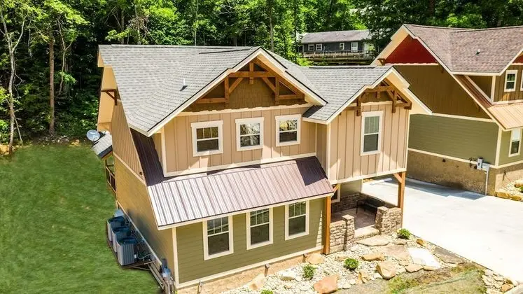 A Hilltop Hideaway - Four Bedroom Chalet