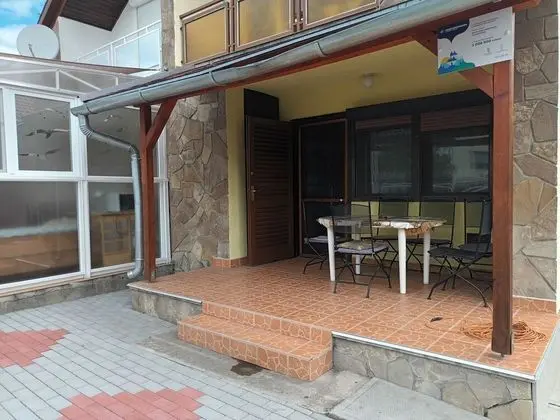 A Holiday House in Fonyod for 2-10 Persons - Yerinde Yemek