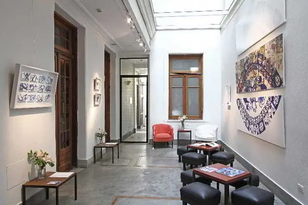 A Hotel - Lobi