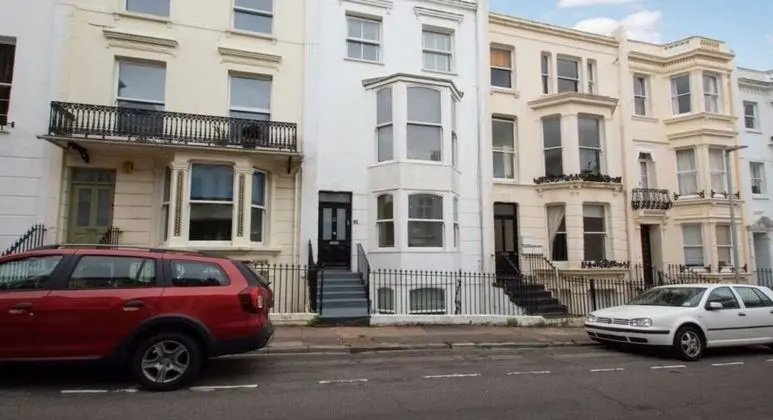 A Large, Beautifully Styled Home in Brighton Sleeps12