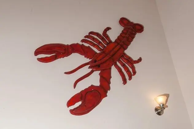 A Lobster Lookout - İç Mekan