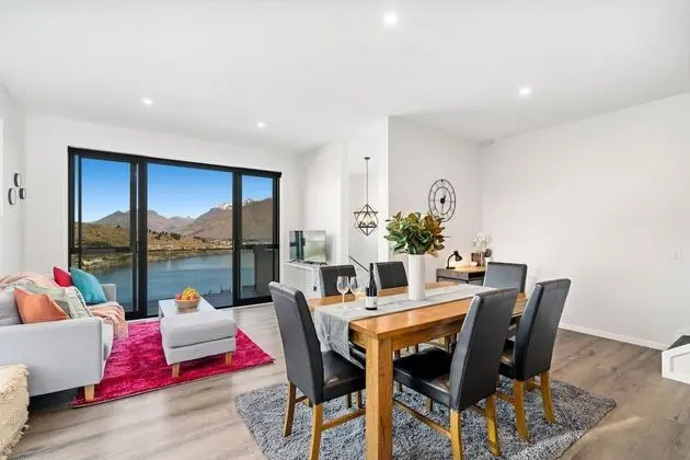 A LUCKIE CHARM - 3-BEDROOM TOWNHOUSE WITH SPECTACULAR VIEW - Oda Düzeni