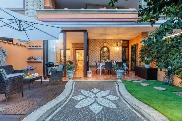 A Luxury 2 Bedrooms Villa With Garden and Private Jacuzzi by the Beach of Torvaianica and Campo Ascolano