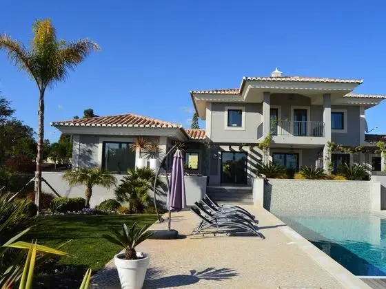 A Modern, Highly Luxurious 4-bedroom Villa With Swimming Pool Near Carvoeiro - Dış Mekan