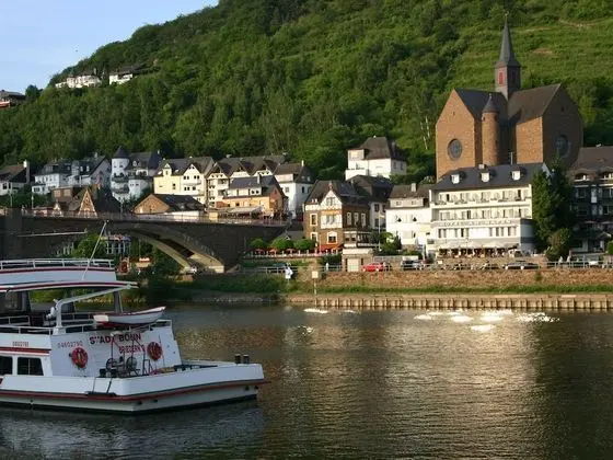 A Modern Holiday Home for 2-5 People by the River Mosel