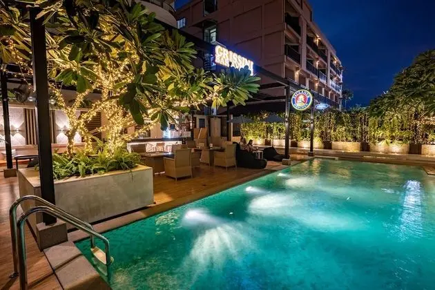 A-One Pattaya Beach Resort - Havuz