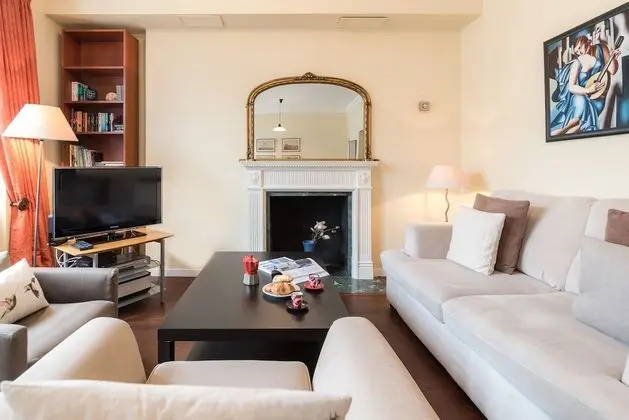 A Place Like Home - 2 Bedroom Apartment in Chelsea