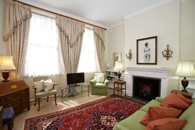 A Place Like Home - Two Bedroom Apartment in Knightsbridge