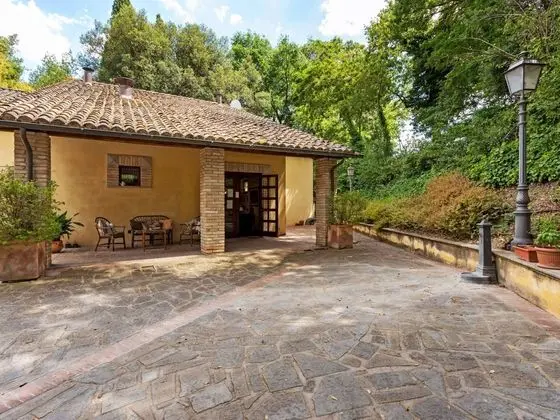 A Recently Renovated Countryhouse - Öne Çıkan Resim