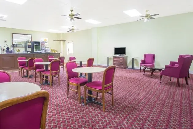 A Red Dot Inn Milledgeville