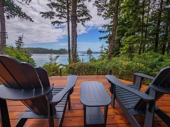 A Snug Harbour Inn