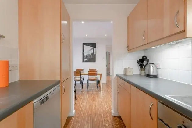 A Spacious 2 Bedroom Apartment In Aldgate East - Mutfak