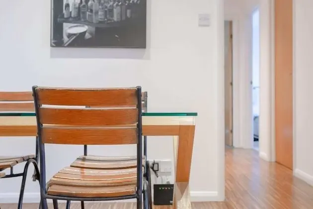 A Spacious 2 Bedroom Apartment In Aldgate East - Oda