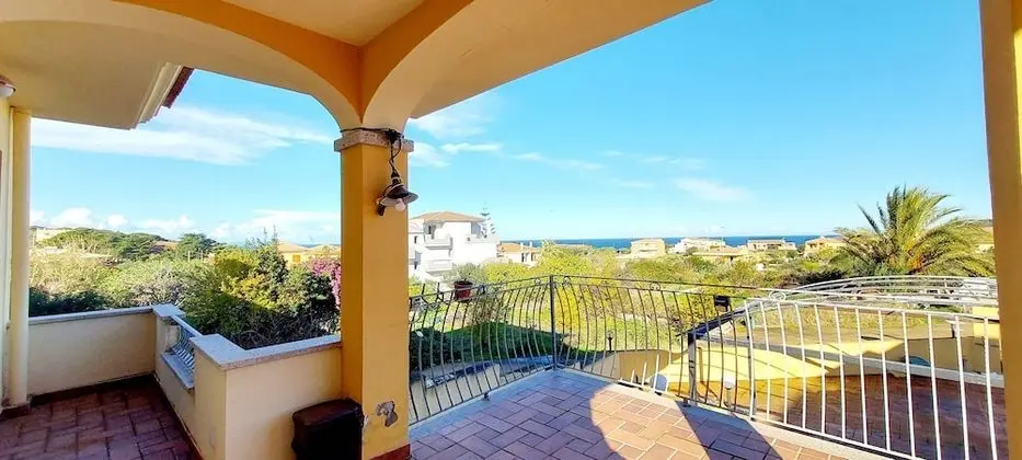 Villa a Stones Throw From the sea