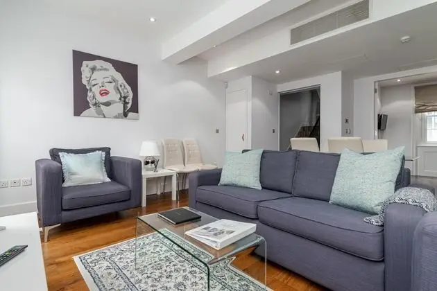 A Stunning Three Bedroom Home in Mayfair