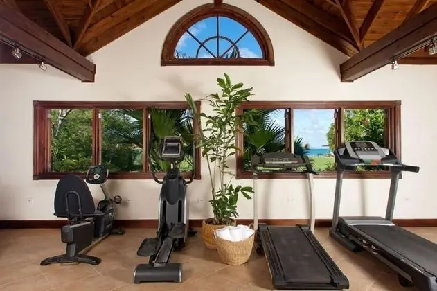A Summer Place, Discovery Bay 7BR - Fitness