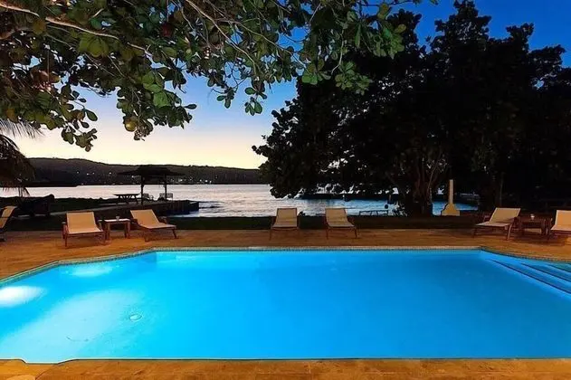A Summer Place, Discovery Bay 7BR - Havuz