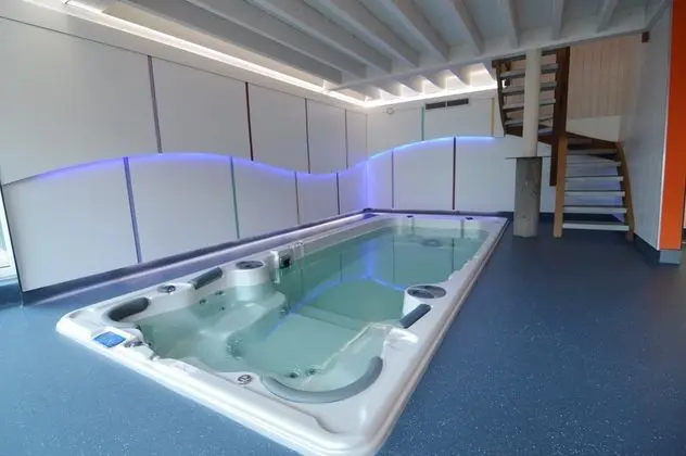 A Surprising House With an Ecological Anima, Close to the Robertville Lake - Öne Çıkan Resim
