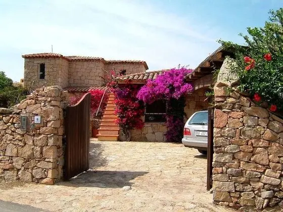 Villa With a Swimming Pool, Overlooking the Crystal-clear Waters of the Costa Smeralda - Lobi