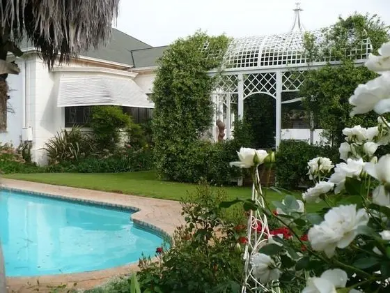 A Tapestry Garden Guest House - Havuz