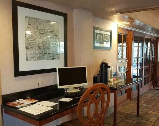 A Victory Inn & Suites Phoenix North