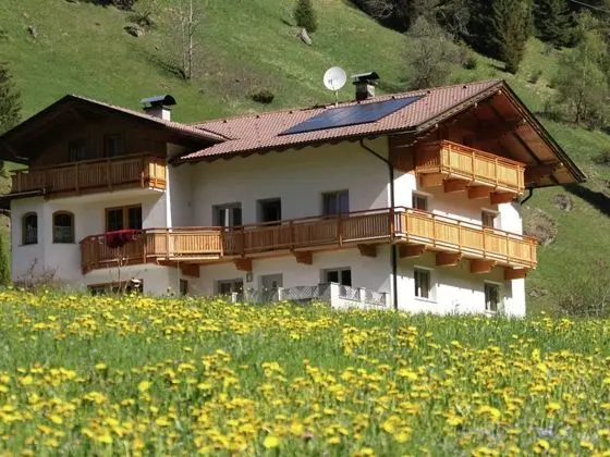 A Well Kept Holiday Home, Full of Atmosphere and With a Wooden Decor - Dış Mekan