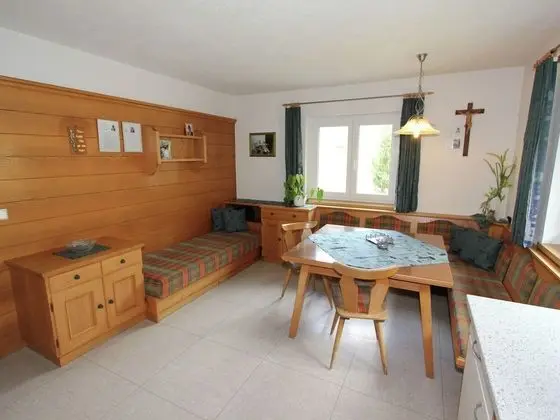A Well Kept Holiday Home, Full of Atmosphere and With a Wooden Decor - Yerinde Yemek