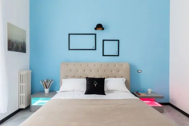 A World Aparts - The Artist's Suite