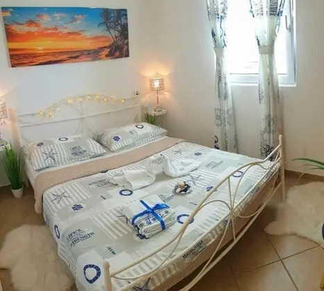 A1- apt With Terrace, Just 3 min Walk to the Beach - Oda
