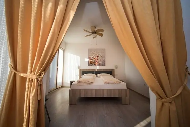 A1 Cozy Apt. w. big Garden, 2 Balconies & Grill