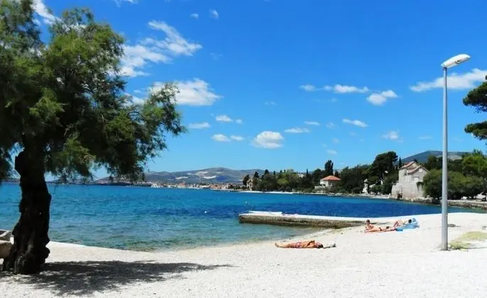 A1 -spacious Apartment w Patio 40m From the Beach - Plaj