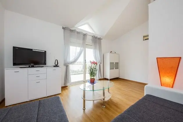 A2- apt With Terrace With the sea View and Garden - Öne Çıkan Resim