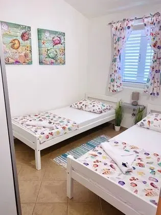 A2 - apt w. Terrace, Just 3 min Walk to the Beach - Oda