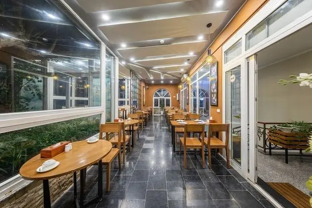 A25 Hotel - 23 Quan Thanh - Yerinde Yemek