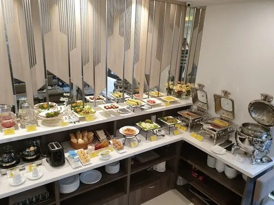 A25 Hotel - Hoang Dao Thuy - Yerinde Yemek